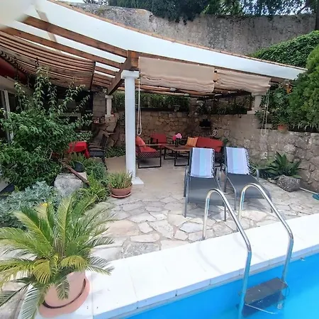 Anisija Garden Apartment