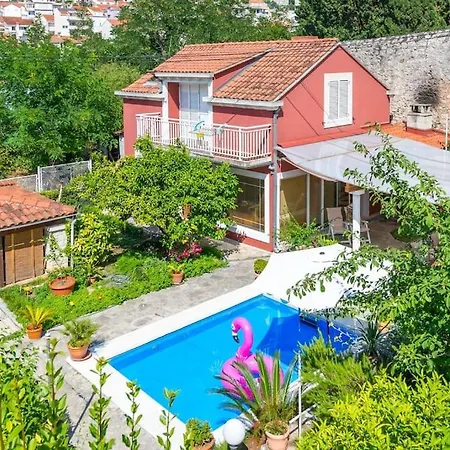 Anisija Garden Apartment
