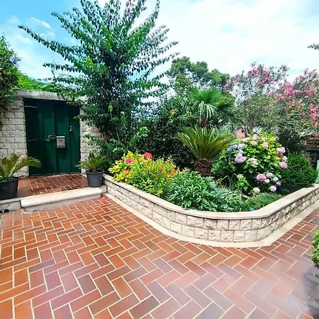 Anisija Garden *